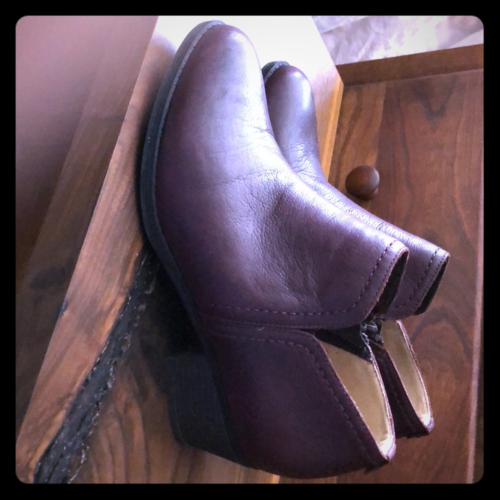 Burgundy Naturalizer Booties